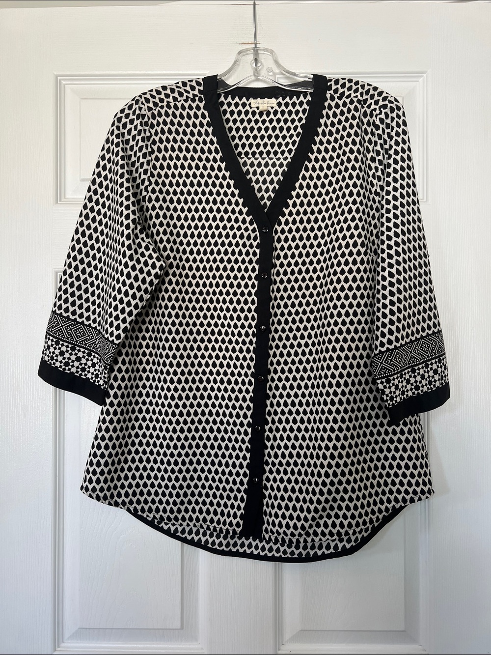 Antilia Femme Black and White Geometric Button-Down Shirt